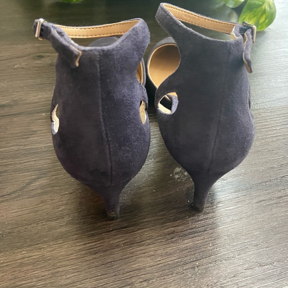 Banana Republic Navy Stilettos in Suede (Size 7) Pointy Toe - Picture 2 of 6
